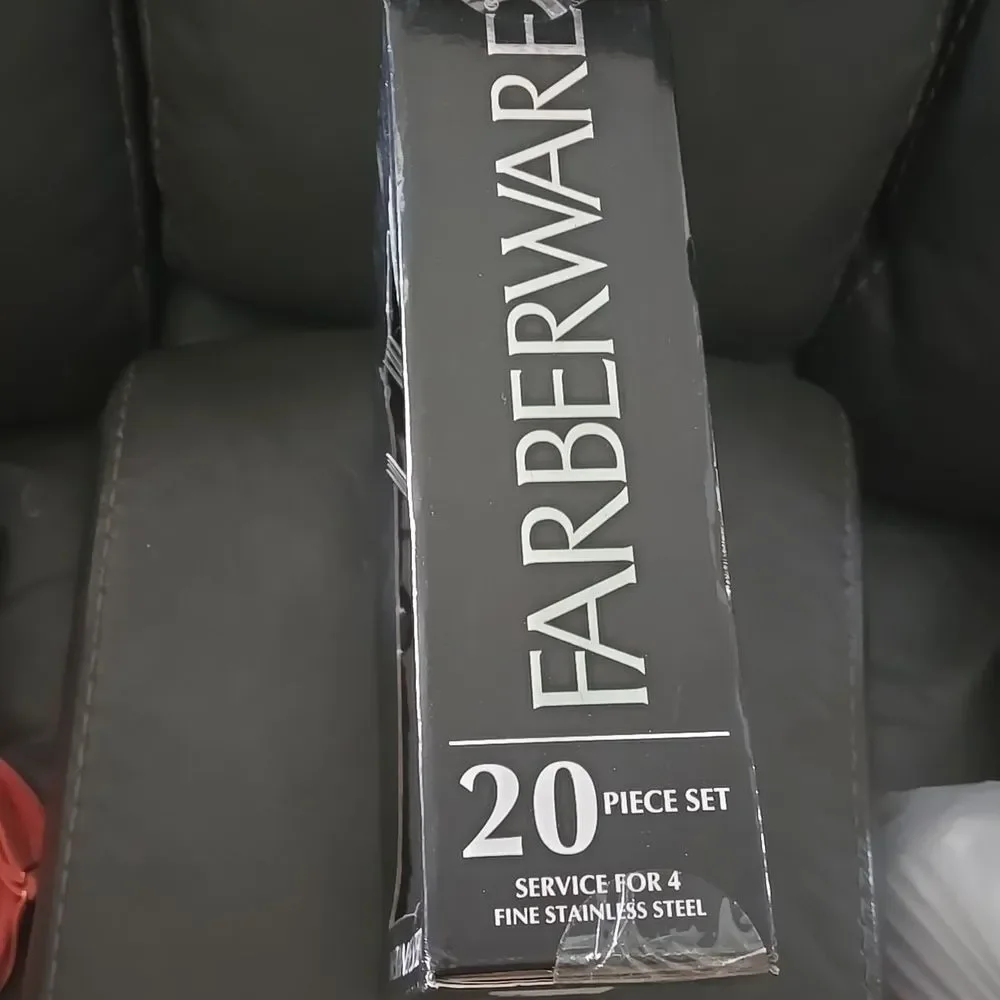 20 Piece Set Service for 4 silverware Farberware Venetian New In Box